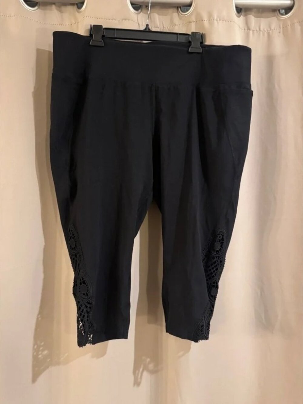 Plus Size LIVI Black Cropped Leggings with Lace Detail